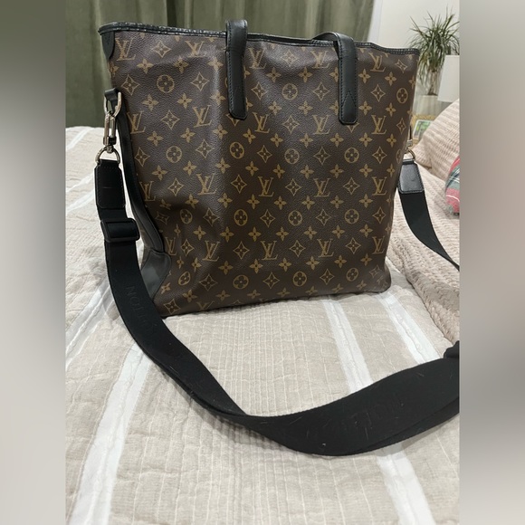 Louis Vuitton Masscasar Davis Handbag - Picture 3 of 13